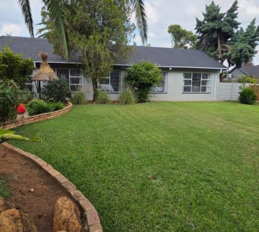 4 Bedroom Property for Sale in Flamwood North West